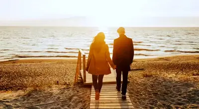 پنهان‌کاری در رابطه؛ وقتی عشق در سایه می‌ماند