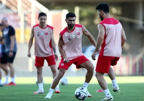 رهبری‌فر: دایی شده پرسپولیسی و من شدم کفترباز