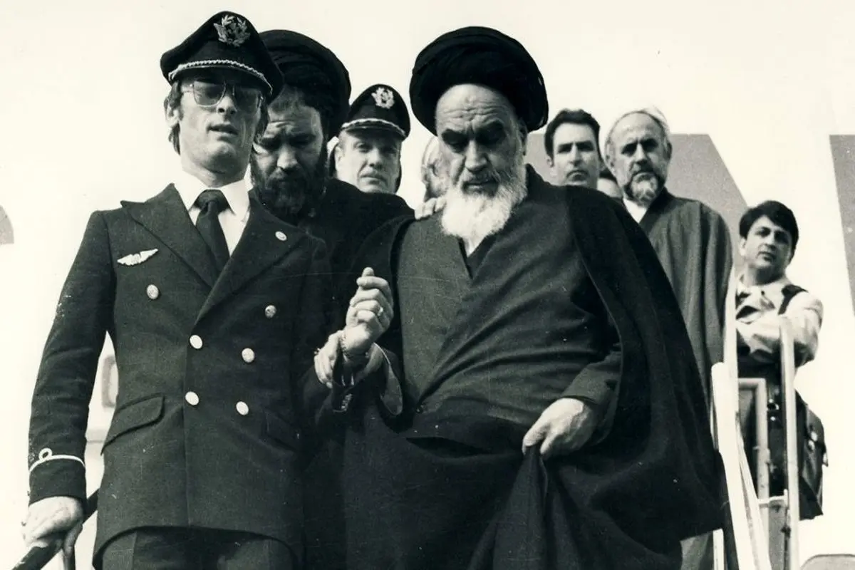 «هیچ» معروف امام خمینی در آستانه ورود به ایران +فیلم
