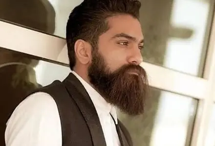 قاب صمیمی علی زندوکیلی و مادرش؛ لحظه‌ای از عشق و قدردانی یک هنرمند!