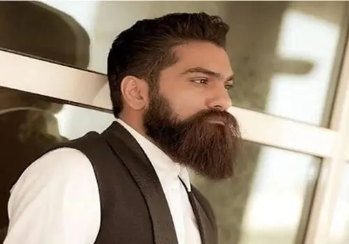 قاب صمیمی علی زندوکیلی و مادرش؛ لحظه‌ای از عشق و قدردانی یک هنرمند!