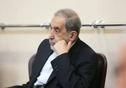 ابرنفتکش اماراتی در تنگه هرمز منفجر شد