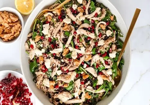 طرز تهیه سالاد مرغ و انار ؛ بوی زهم مرغ را با این ادویه ها بگیرید
