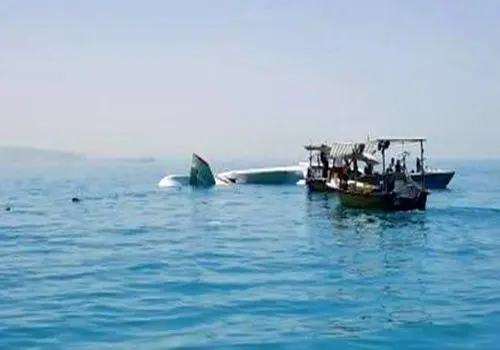 سقوط هواپیما در آسمان قشم؛ بررسی ابعاد حادثه آغاز شد