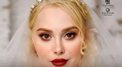 نگاهی به استایل پاییزی و زمستانی آرام جعفری؛ نوعروس سینما با تیپهای خاص