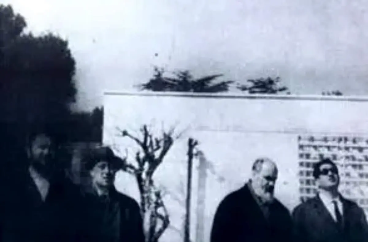 تصویری از امام با لباس شخصی در ترکیه بدون عمامه