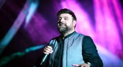 لحظاتی از اجرای متفاوت محمد علیزاده در اختتامیه یک جشنواره + فیلم