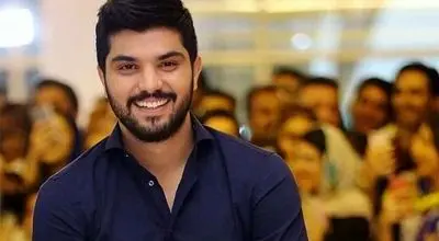 تولد سینا مهراد با یک جمله احساسی و ایرال شد؛ خیلی حال میده بزرگ شدن/ویدیو 