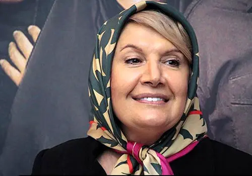 عکس های خانم  بازیگر پیشکسوت با لباس جنوبی