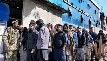 کارگران افغانی در لباس شرکت آب و فاضلاب خبرساز شدند+ عکس
