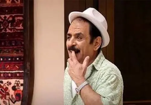 قابی از عمو رشید در کنار بازیگر مشهور حریم سلطان