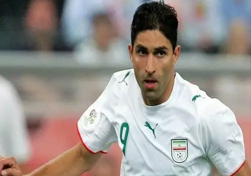 حضور اسطوره پرسپولیسی‌ها در رونمایی از کیت هامبورگ/عکس