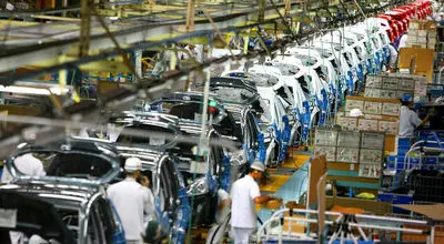 نماینده مجلس: افرادی که صلاحیت ندارند تولیدات خودرو را در دست گرفته‌اند +فیلم