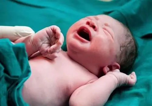 نجات مرد گرفتار در رودخانه تنکابن+ فیلم
