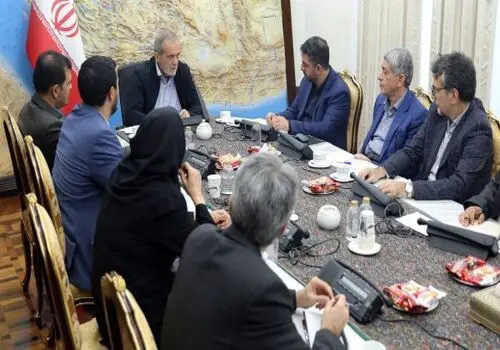 انتقاد پزشکیان از برخی از مصوبات شورای عالی انقلاب فرهنگی

