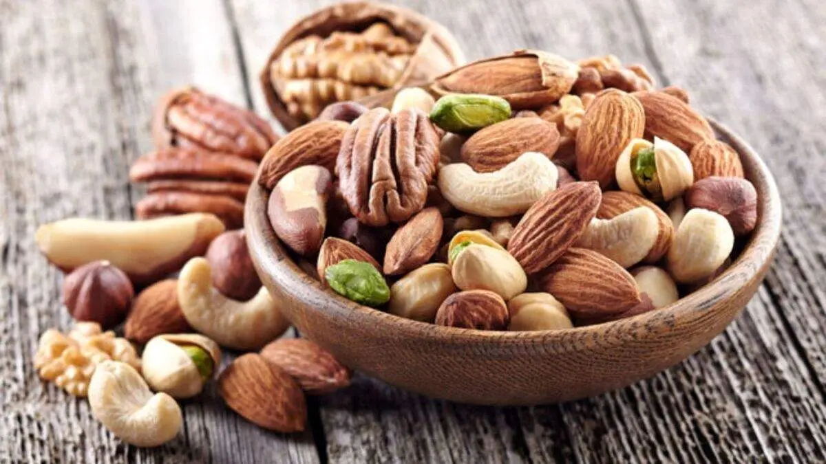 چه آجیل هایی ویتامین b12 دارند؟