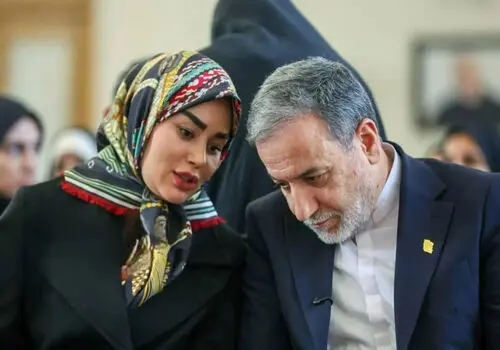 عراقچی تناقض‌گویی مکرون درباره برنامه هسته‌ای ایران را به چالش کشید