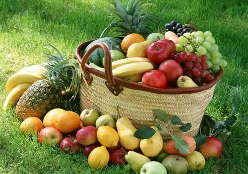 شب ها به این میوه ها لب نزنید !