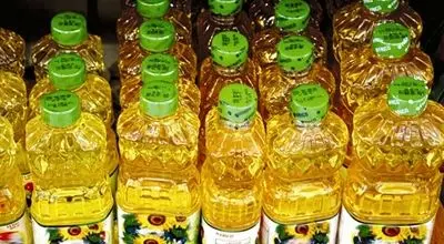 کشف احتکار بزرگ روغن خوراکی در ایران؛ محتکر دستگیر و تحویل مقامات قضایی شد
