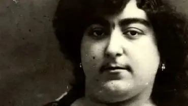 دوچرخه‌سواری دختر سرکش ناصرالدین‌شاه/عکس