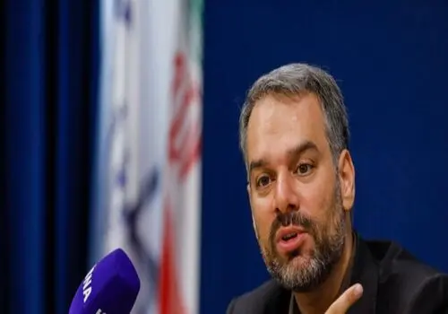 
فلاحت‌پیشه: بوی تحریم‌های تازه می‌آید، جلیلی با دو قفل تازه آمده است
