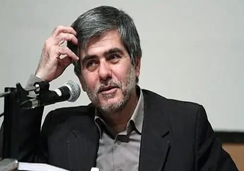 تصویری از شهید فریدون عباسی در کنار رهبر انقلاب


