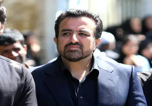 حسنی بای: هنوز هم با مادرم زنگ می‌زنم، حتی پس از رفتنش + فیلم