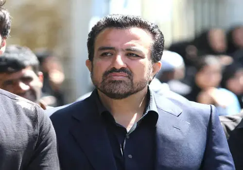علی صادقی از پشت‌صحنه «متهم گریخت» می‌گوید؛ خاطراتی که هنوز مردم را می‌خنداند+فیلم