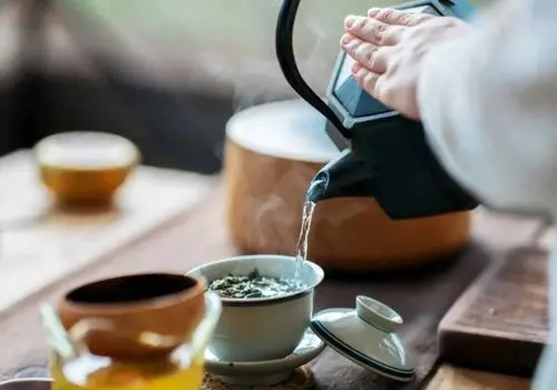 هشدار به افراد مضطرب؛ مصرف این نوشیدنی‌ها ممنوع