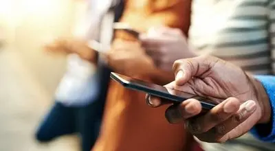 چگونه اطلاعات پزشکی را به گوشی هوشمند اضافه کنیم؟
