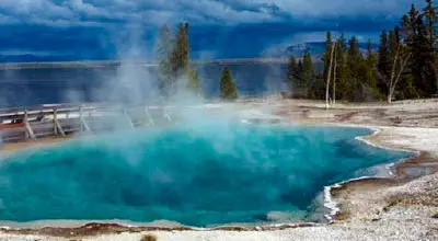 معرفی ۶ چشمه آب گرم ایران که خواص درمانی  + عکس
