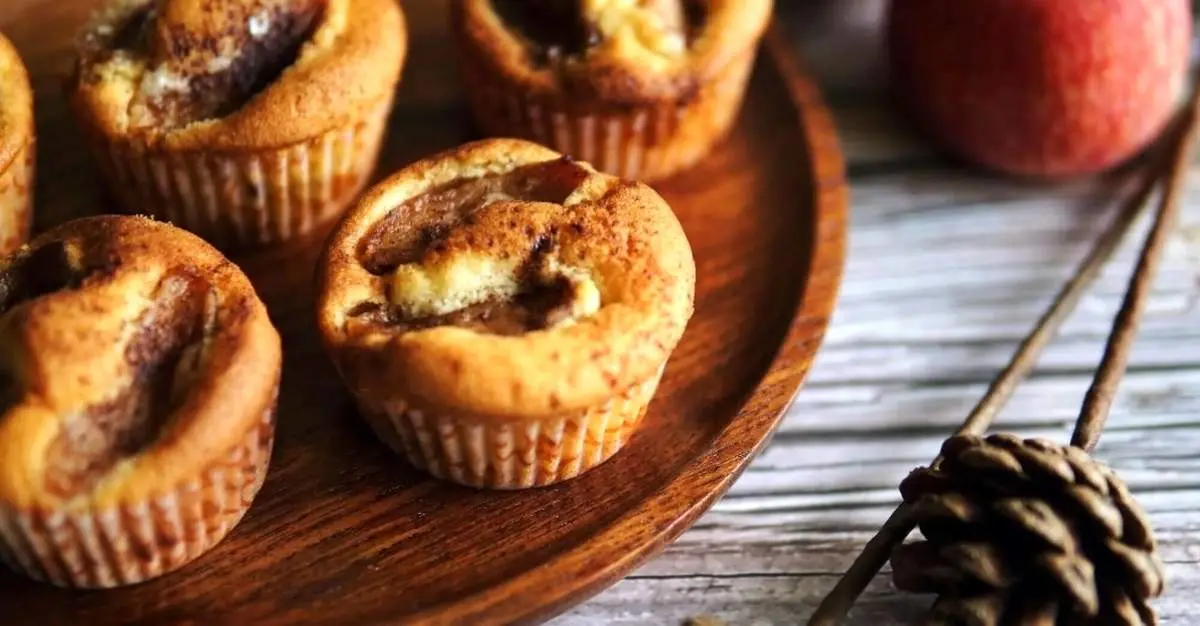 کاپ‌کیک سیب و دارچین؛ عصرانه‌ای گرم در قلب خانه شما!