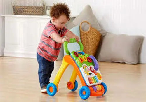 چه چیزی باعث زود راه افتادن کودک می شود؟
