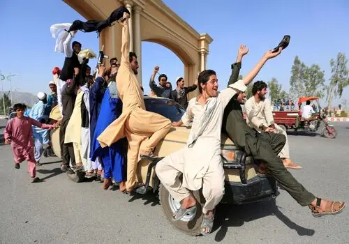 عکس لو رفته از بابک زنجانی در افغانستان جنجالی شد
