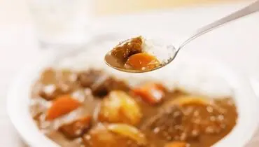 آموزش گام به گام پخت خورش کاری ژاپنی با مرغ و سبزیجات
