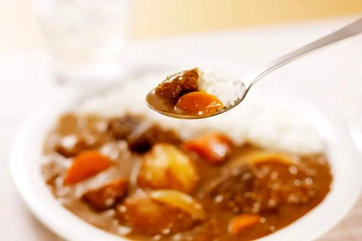 آموزش گام به گام پخت خورش کاری ژاپنی با مرغ و سبزیجات