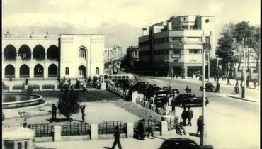 عکس تاریخی از آب‌فروشان چهارراه مخبرالدوله ۸۰ سال پیش!

