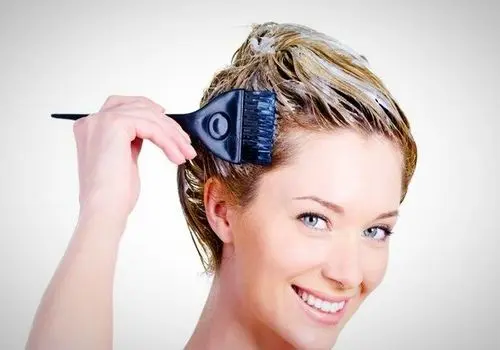 ۵ دلیل اصلی رنگ نگرفتن مو و روش‌های مقابله با آن

