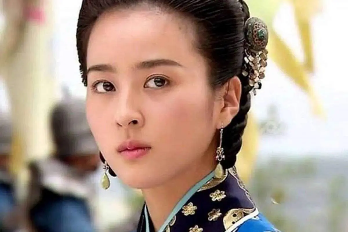 بازگشت پرشور سوسانو: درخشش هان هه جین با استایل تمام‌قرمز در معرفی سریال جدید!