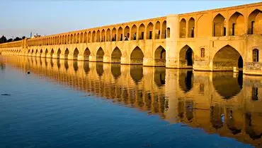 حال و هوای مردم اصفهان در کنار زاینده رود + فیلم