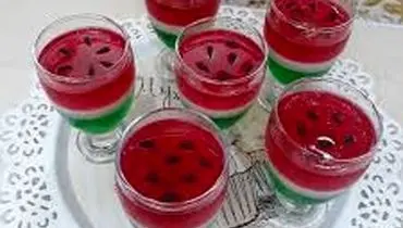 طرز تهیه ژله سه رنگ لیوانی با شیر
