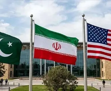 منبع پاکستانی: آمریکا به دنبال توافق «مرحله‌ای» با ایران است