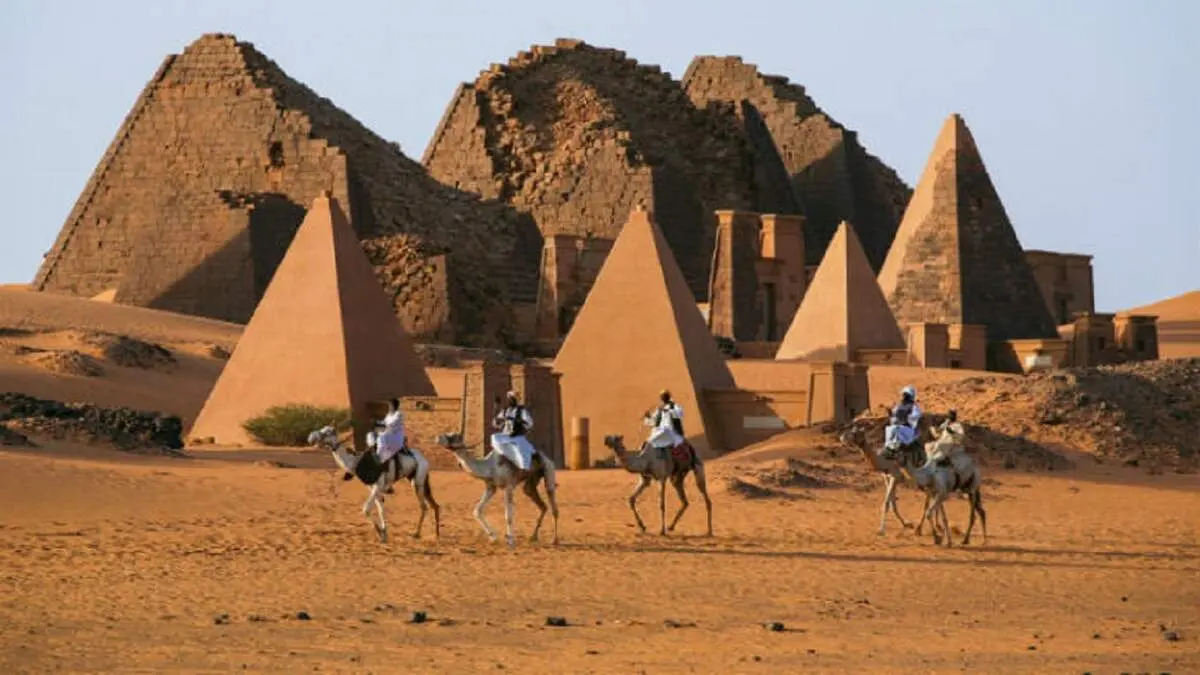 تصاویر شگفت‌انگیز از اهرام باستانی سودان در دل صحرا + عکس