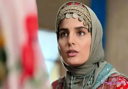 تصاویر جدید غزاله اکرمی با استایل زمستانی در دل طبیعت