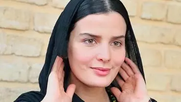 غزاله اکرمی با استایلی شیک و کلاسیک در اکران فیلم سینمایی «شاه نقش» +عکس