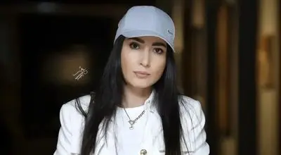 استایل نیمه رسمی و سفید سمیرا حسن‌پور در مراسم یادبود ناصر تقوایی+عکس