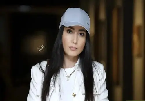 استایل نیمه رسمی و سفید سمیرا حسن‌پور در مراسم یادبود ناصر تقوایی+عکس