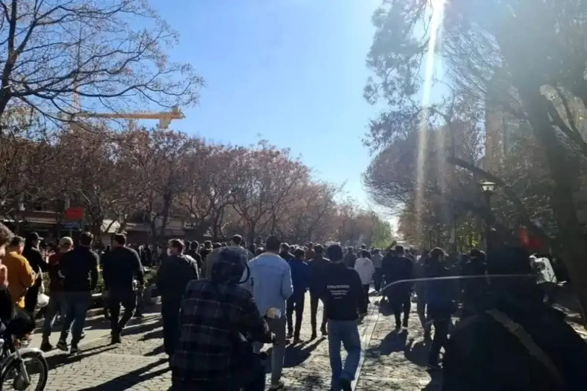 حرف حساب بازاری های معترض چیست؟