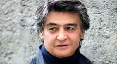 «رضا رویگری» در 28 سالگی و در یک تئاتر؛ سال 1353