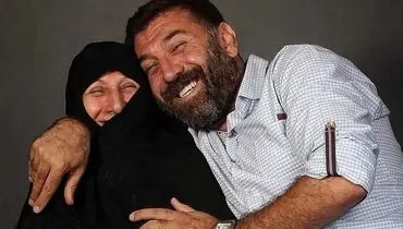 تصویر دیده نشده از حضور متفاوت علی انصاریان در آخرین روزهای فیلم‌برداری / وقتی لبخندها ابدی می‌شوند